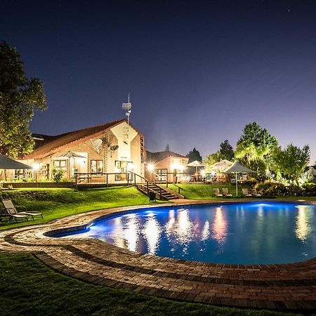 First Group Qwantani Hotel Harrismith ภายนอก รูปภาพ