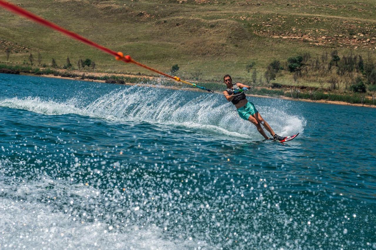 First Group Qwantani Hotel Harrismith ภายนอก รูปภาพ