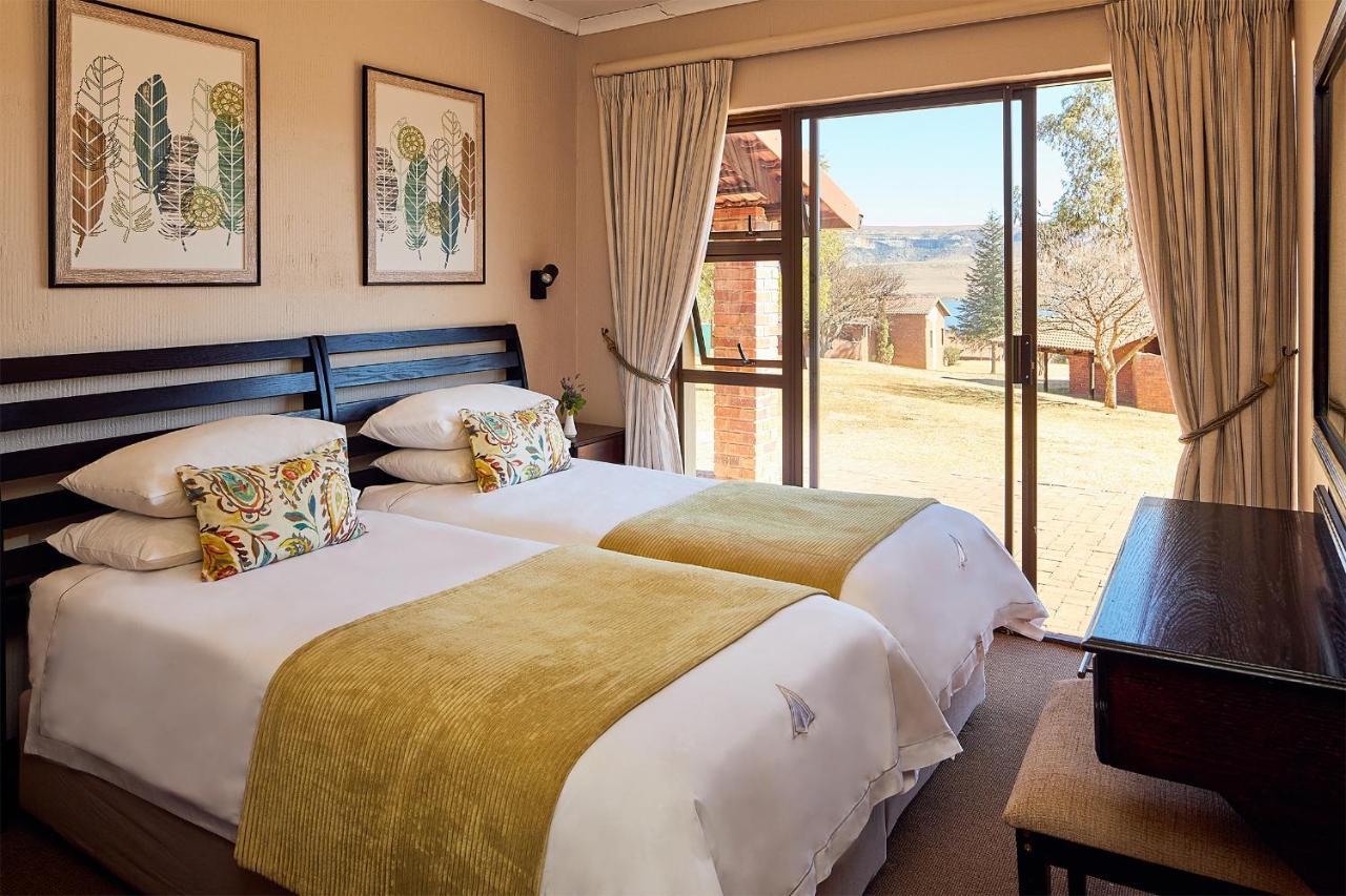 First Group Qwantani Hotel Harrismith ภายนอก รูปภาพ