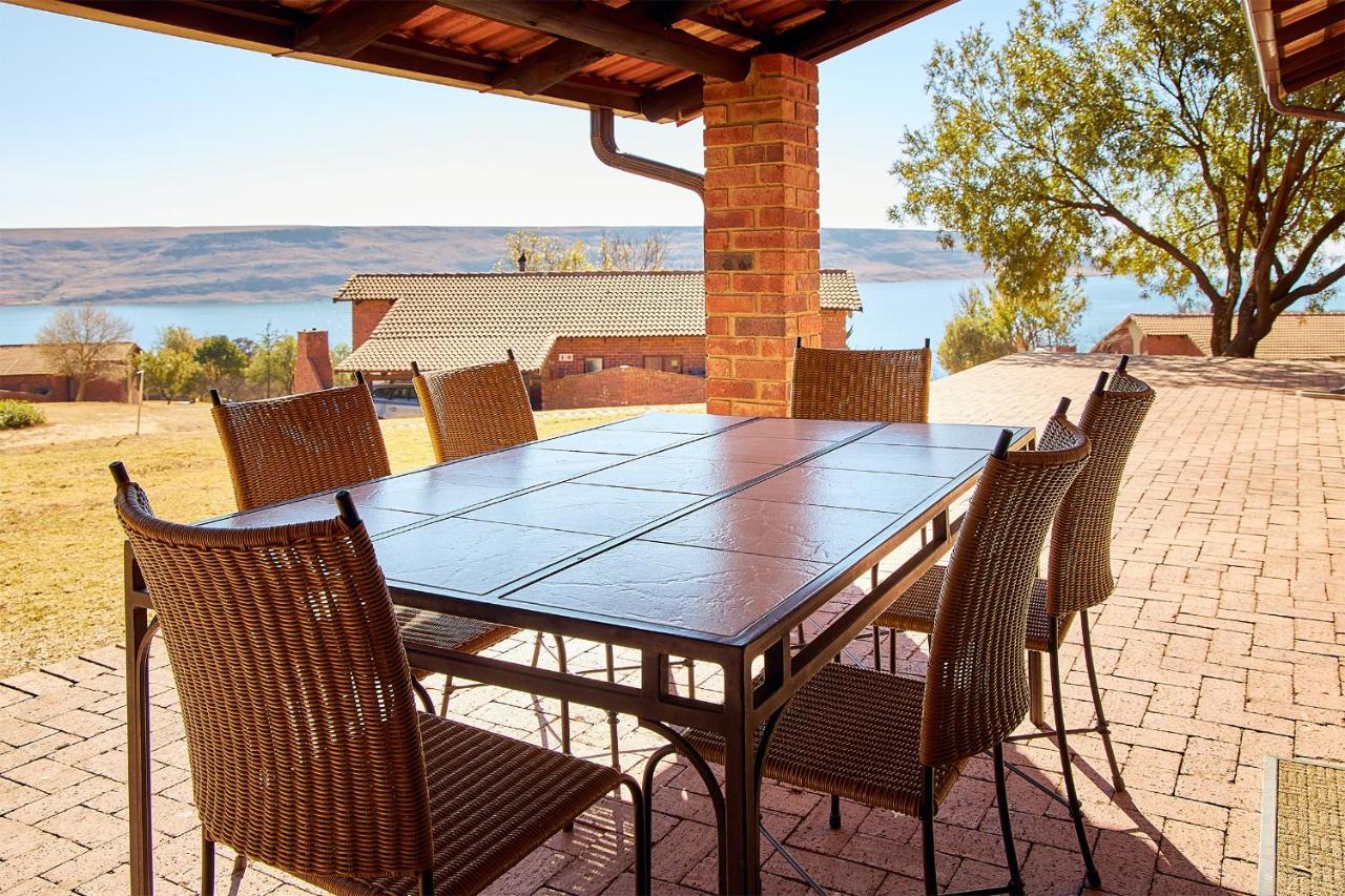 First Group Qwantani Hotel Harrismith ภายนอก รูปภาพ