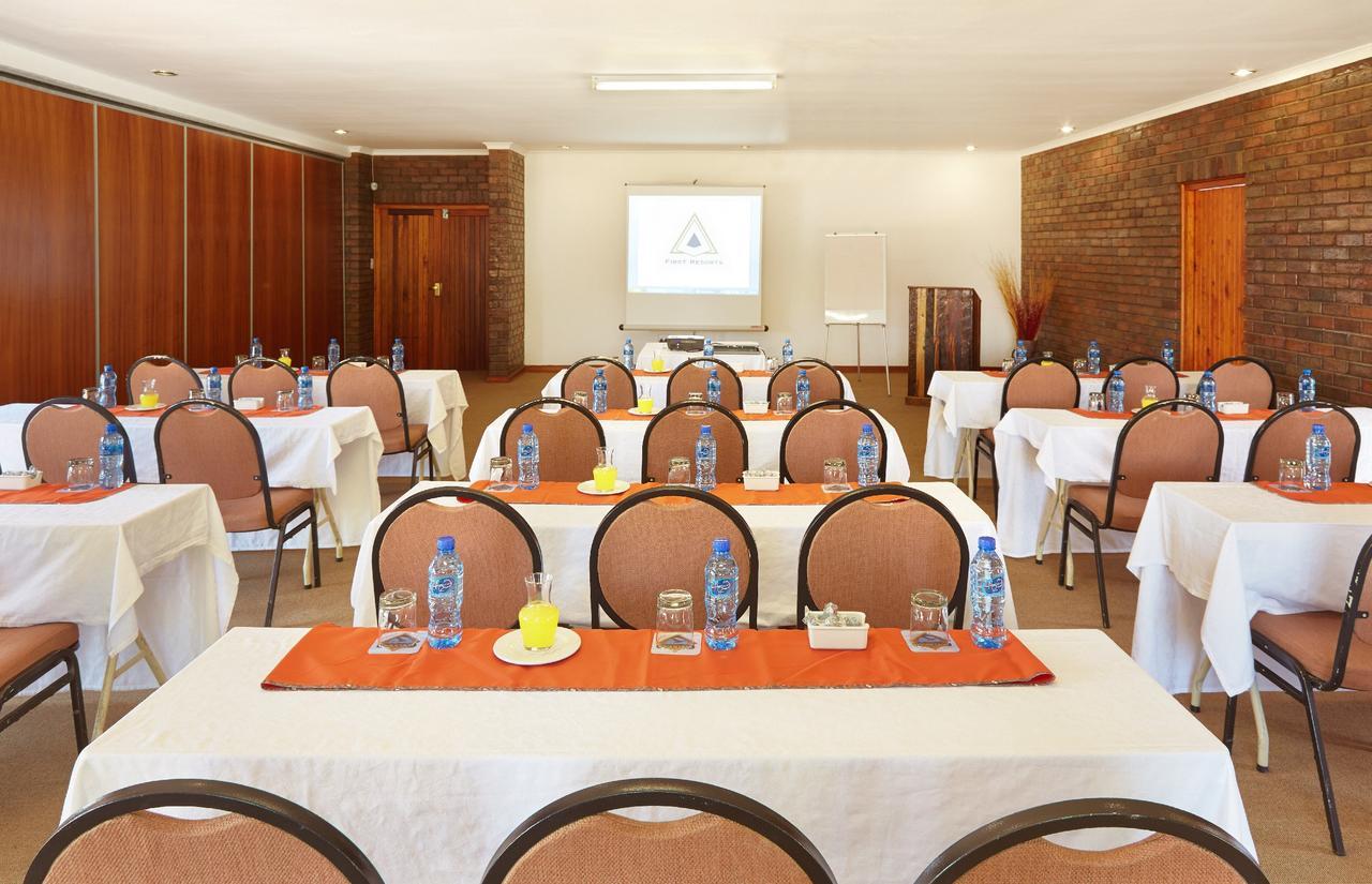 First Group Qwantani Hotel Harrismith ภายนอก รูปภาพ