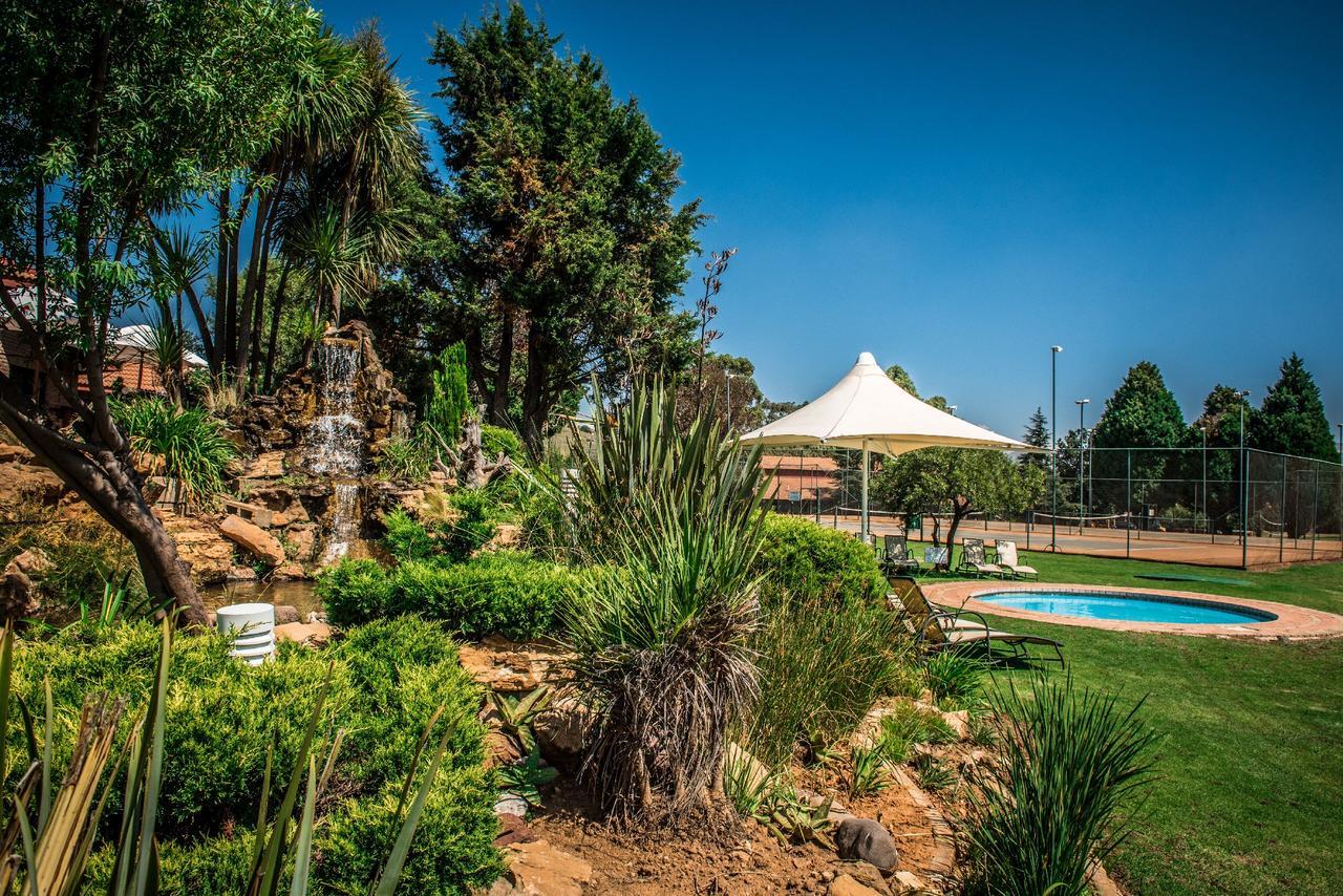First Group Qwantani Hotel Harrismith ภายนอก รูปภาพ