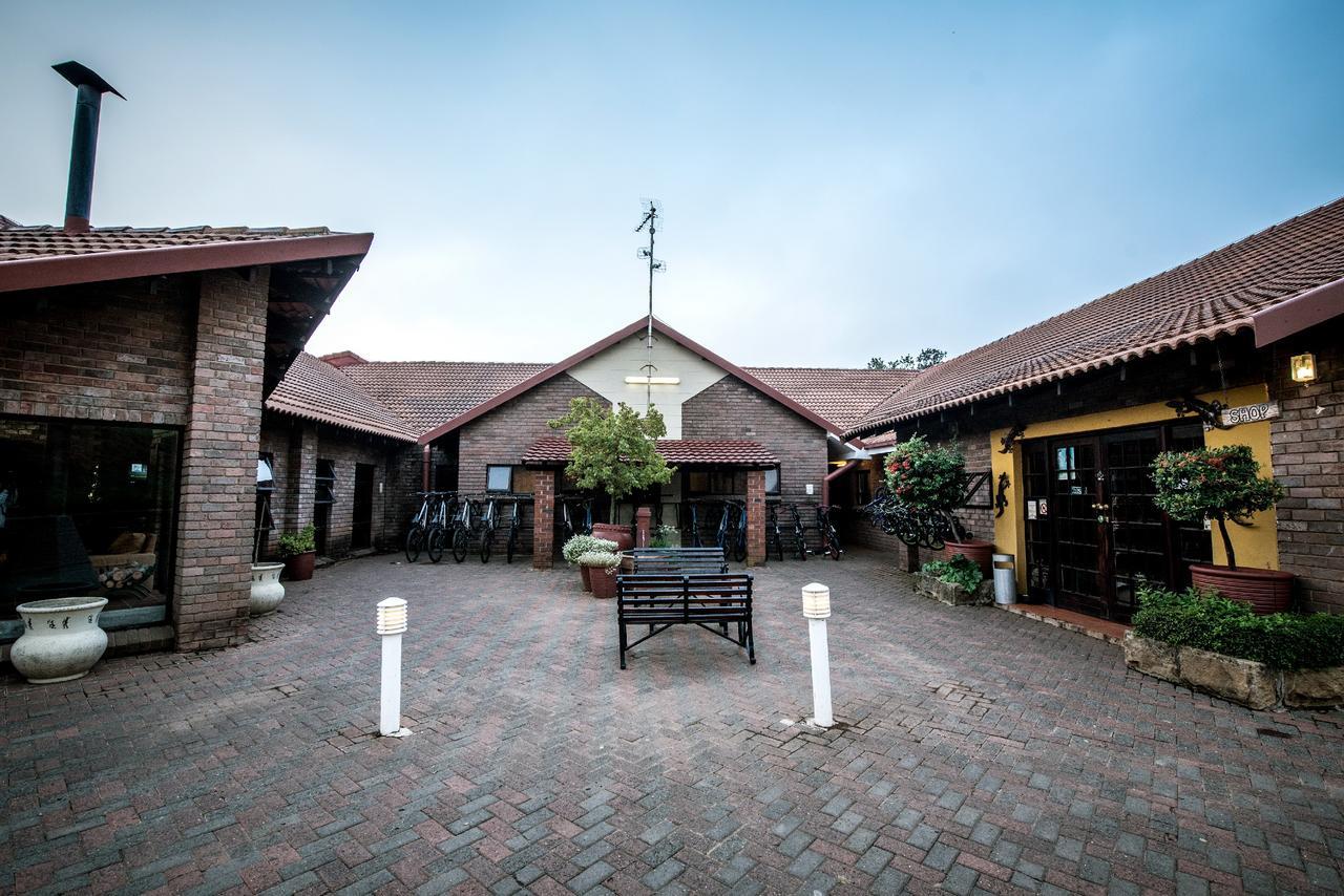 First Group Qwantani Hotel Harrismith ภายนอก รูปภาพ
