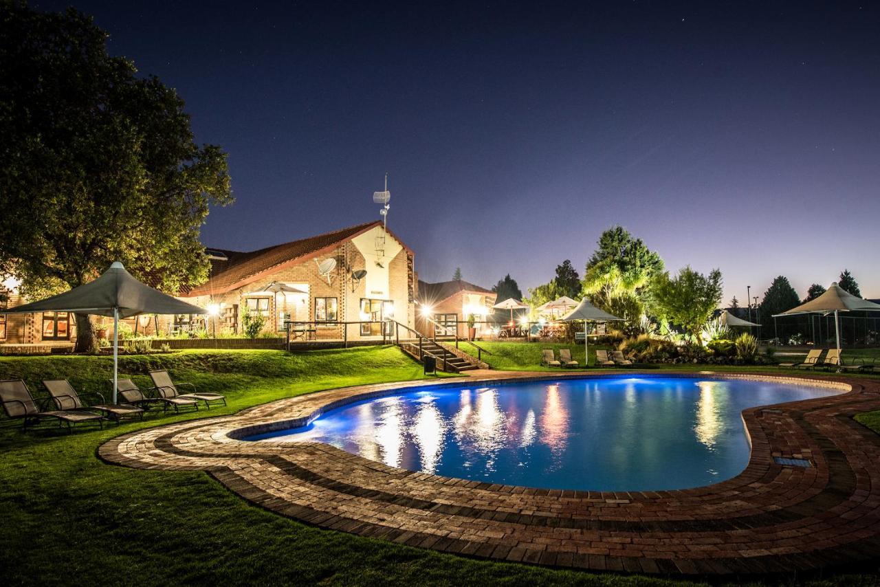 First Group Qwantani Hotel Harrismith ภายนอก รูปภาพ
