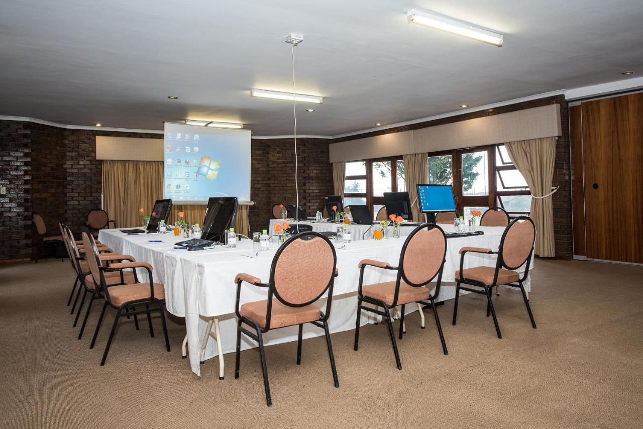 First Group Qwantani Hotel Harrismith ภายนอก รูปภาพ